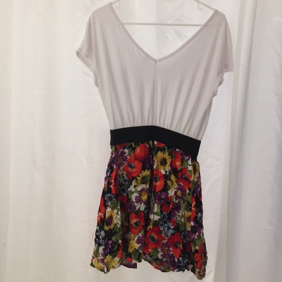 🗽💥3 for $15 || Mossimo || Floral tshirt dress - Picture 3 of 4