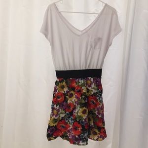 🗽💥3 for $15 || Mossimo || Floral tshirt dress