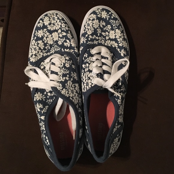 Tropical print sneakers