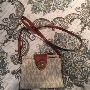 Micheal Kors white cross body