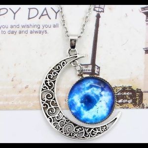 Moon crescent necklace