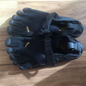Vibram FiveFinger shoes