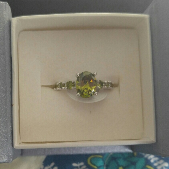 🌾Oval Cut Peridot Gemstone🌾