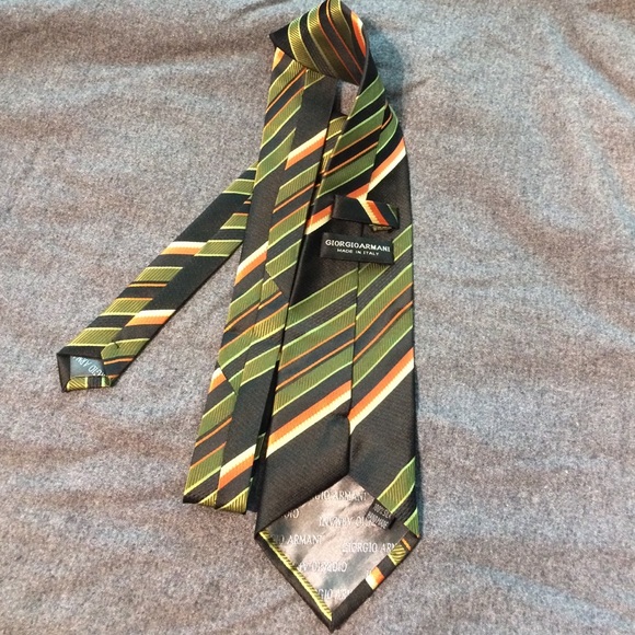 Giorgio Armani 100% silk necktie perfect condition