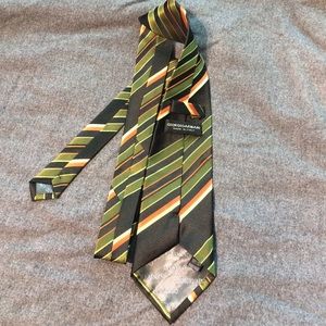 Giorgio Armani 100% silk necktie perfect condition