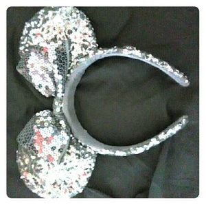 Sequinned mini mouse ears
