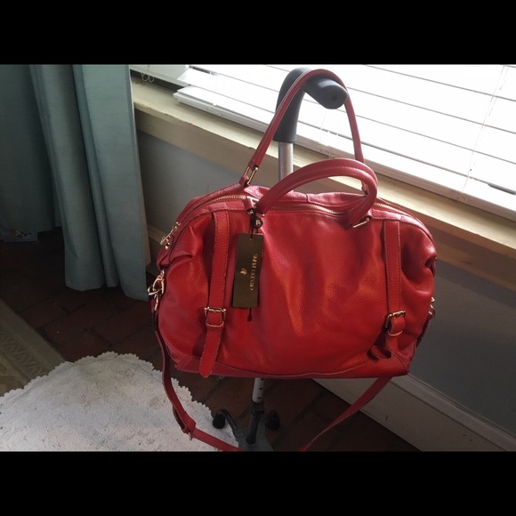 Stunning Ora Delphine true red bag - Picture 1 of 4
