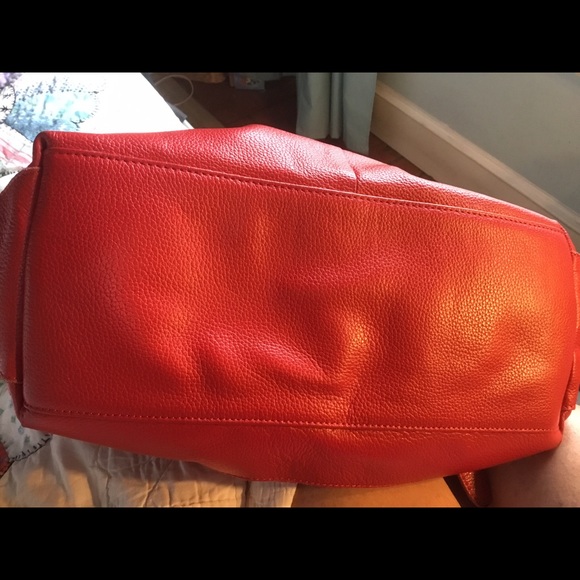 Stunning Ora Delphine true red bag - Picture 3 of 4