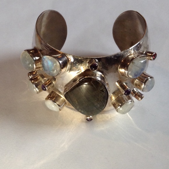 Artisan Crafted | 1 1/2" Labradorite Cuff - Picture 2 of 4