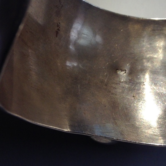 Artisan Crafted | 1 1/2" Labradorite Cuff - Picture 4 of 4