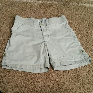 30% OFF BUNDLES! Lee khaki shorts