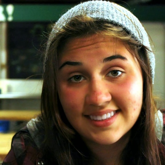 Meet your Posher, Hillary - Picture 1 of 1