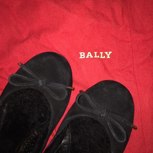 (PRICE DROP) BALLY FLATS
