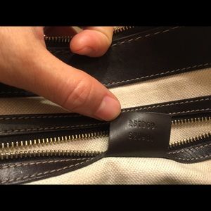 Medium tote-heart  interlocking 100% authentic