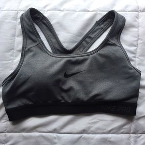 Nike pro sports bra