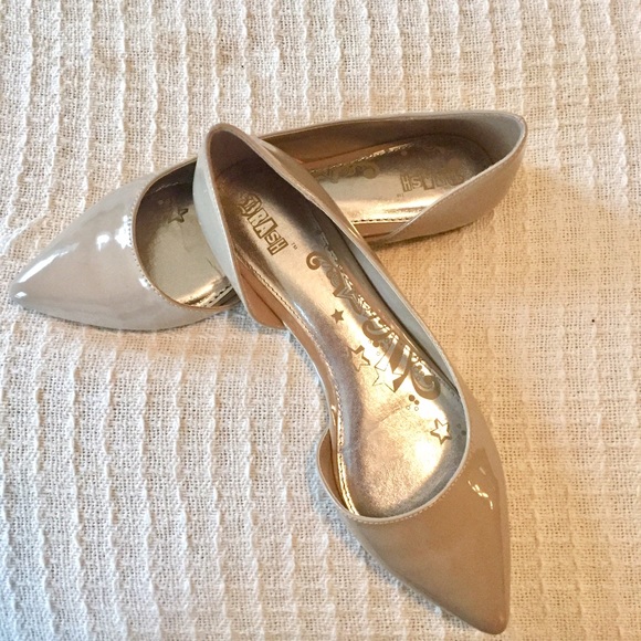 Nude Flats