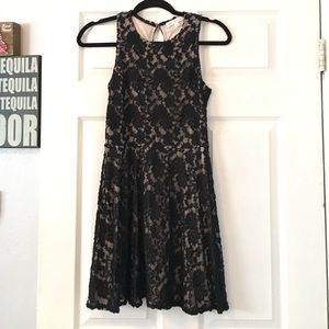 Socialite floral lace dress