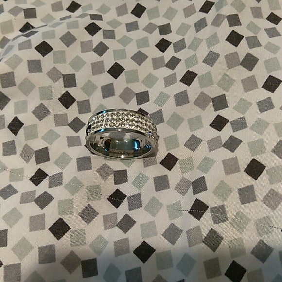 Cross ring - Picture 2 of 3