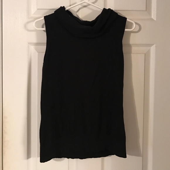 Black sleeveless turtleneck sweater - Picture 1 of 3
