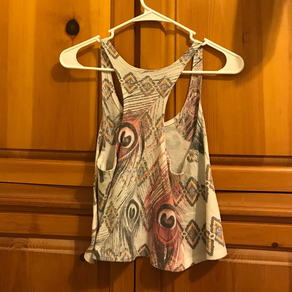 Cute peacock tank top - Picture 2 of 3