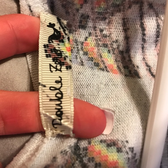 Cute peacock tank top - Picture 3 of 3