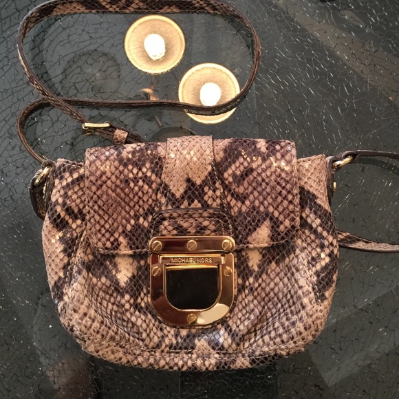 Michaels Kors cross body - Picture 2 of 4