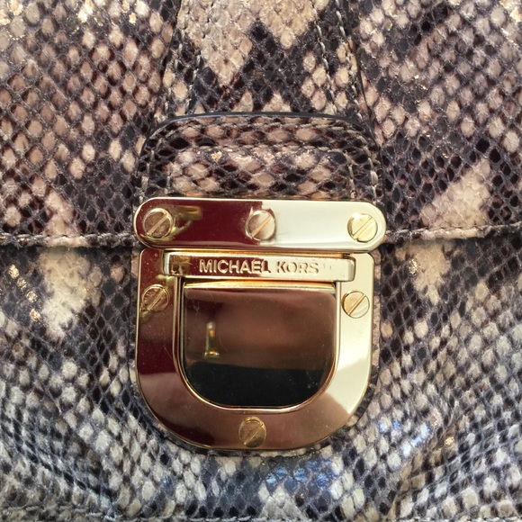 Michaels Kors cross body - Picture 4 of 4