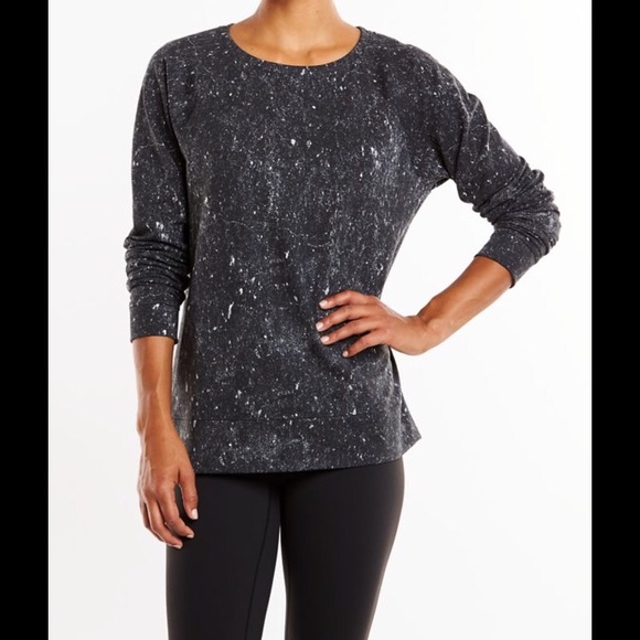 Lucy Sweatshirt-like top. FALL,PERFECT 💞