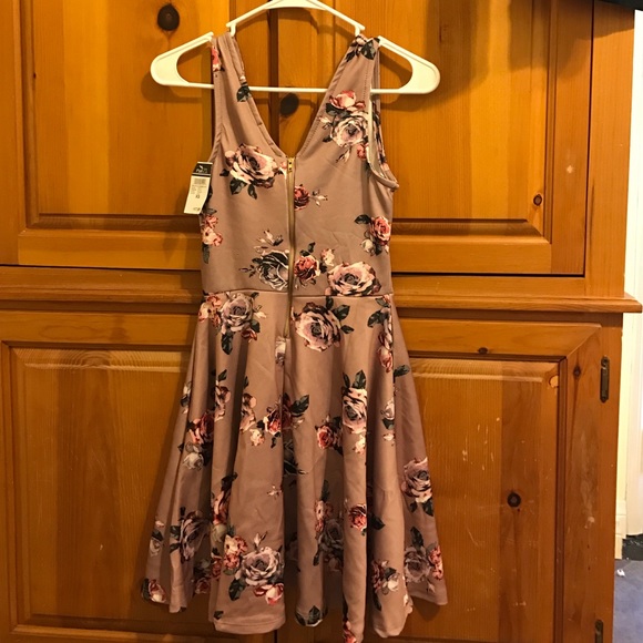 Floral dress - Picture 2 of 3