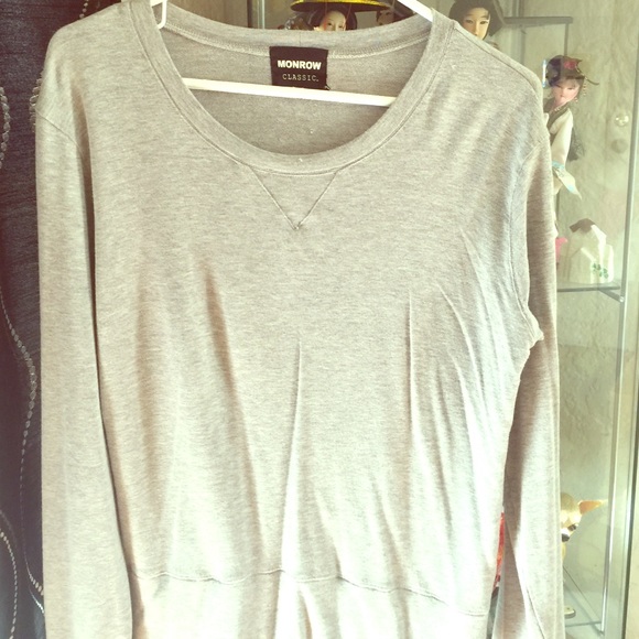 Monrow Classic super soft long sleeve tee!!! - Picture 1 of 3