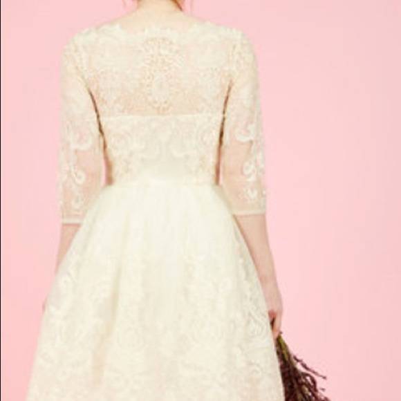 Chi Chi London Gilded Grace Lace Dress - Picture 7 of 8