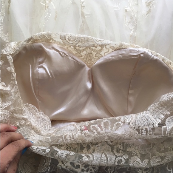 Chi Chi London Gilded Grace Lace Dress - Picture 5 of 8