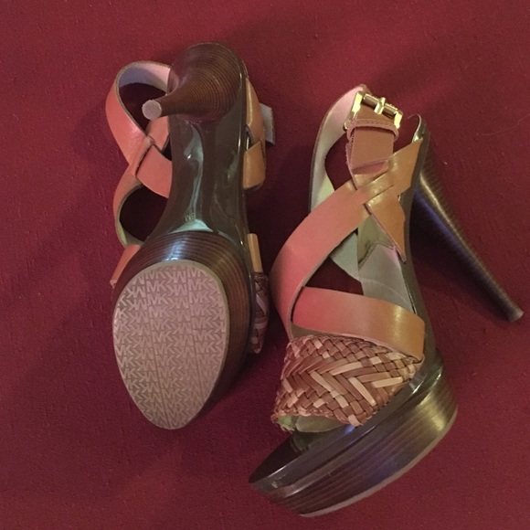 Michael Kors leather shoes - Picture 3 of 4