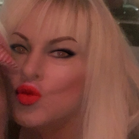 Meet your Posher, Darla