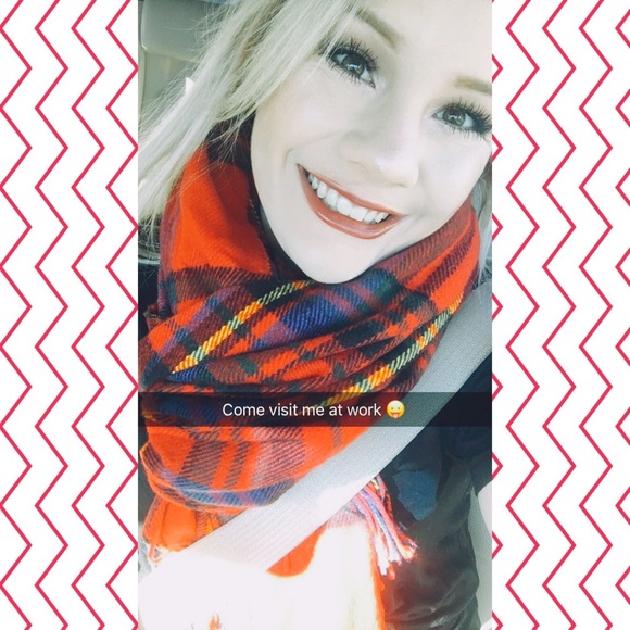 Meet your Posher, Paige - Picture 4 of 4