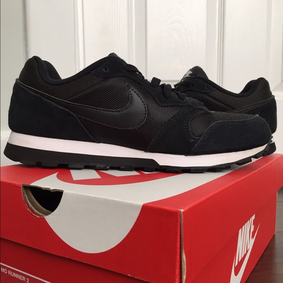 Nike MD Runner 2 in Black