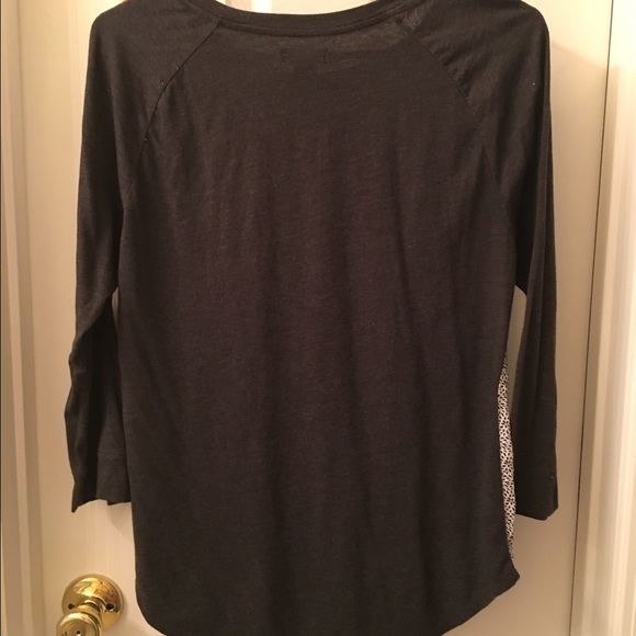 Gray GAP Raglan Top - Picture 4 of 4