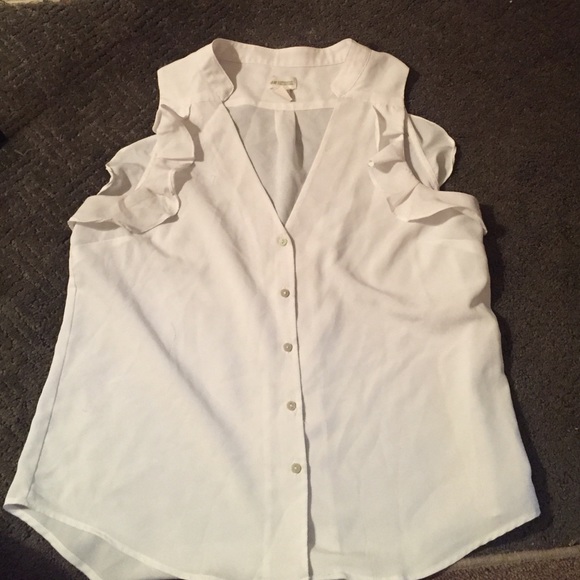 Sleeveless blouse