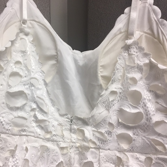 White lace dress - Picture 3 of 4