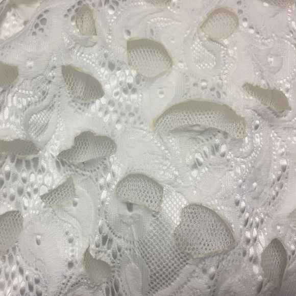 White lace dress - Picture 4 of 4