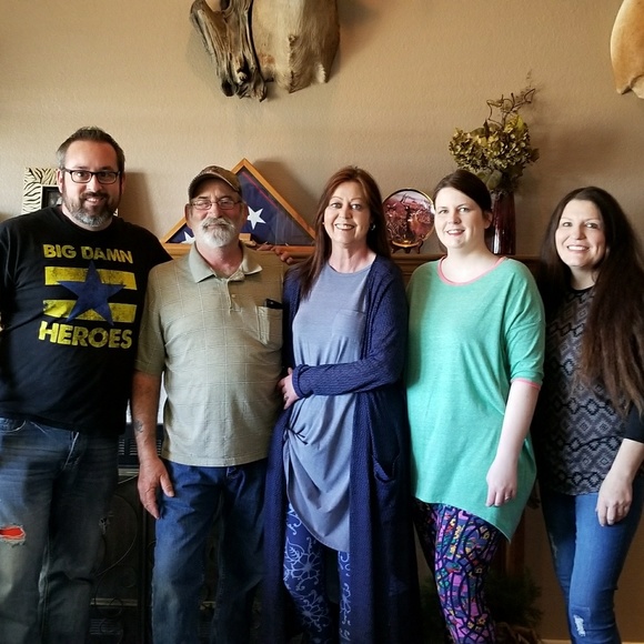 💙WELCOME TO MY CLOSET💙 - Picture 2 of 3