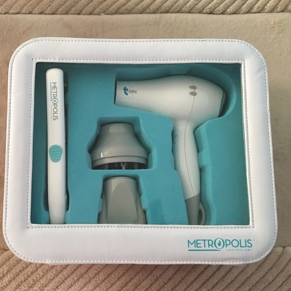 Metropolis technology travel flat iron/blow dryer