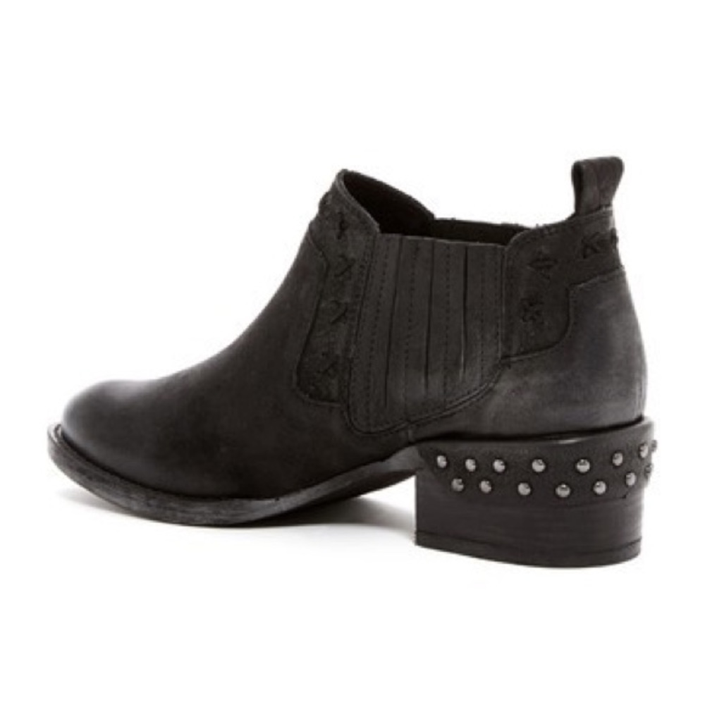 Oil Rubbed Ankle Stitched Boho Studs Leather Boot - Picture 7 of 7