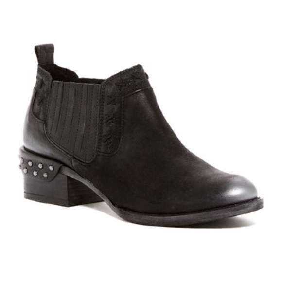 Oil Rubbed Ankle Stitched Boho Studs Leather Boot - Picture 6 of 7