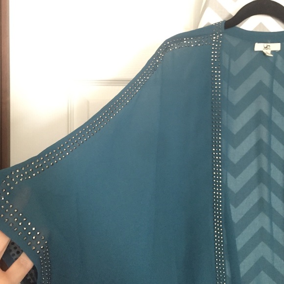 Sheer kimono with beaded detail. - Picture 2 of 2