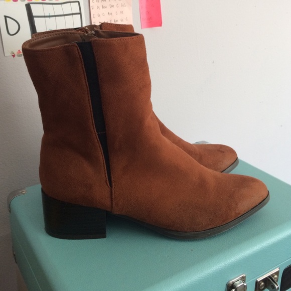 brown suede booties - Picture 1 of 4