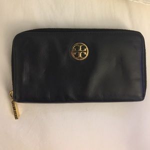 Tory burch wallet