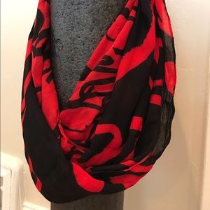 "Love/Amour" infinity scarf