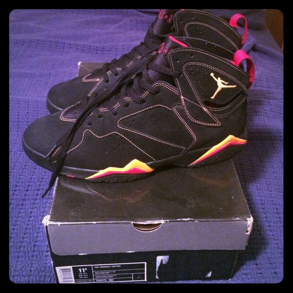 Air Jordan 7 Black/Citrus-Varsity Red