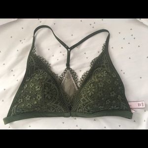 Body by Victoria Bralette.